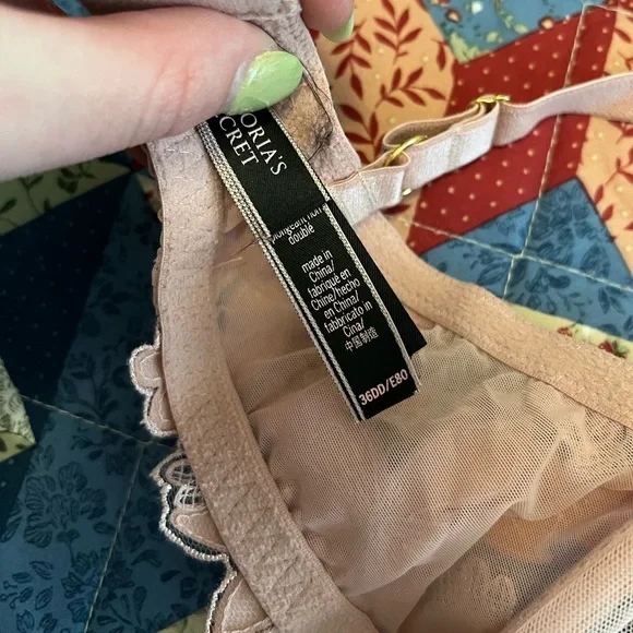 Victorias Secret Pink Floral Sheer Bra - Picture 2 of 3